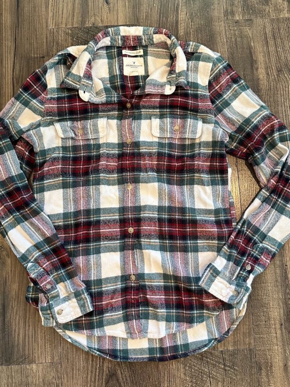 Women's American Eagle Ahh-Mazingly Soft Classic Fit Plaid Flannel Red Green M